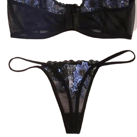 𝅺LACED Embroidered Thong - Picture 15 of 15